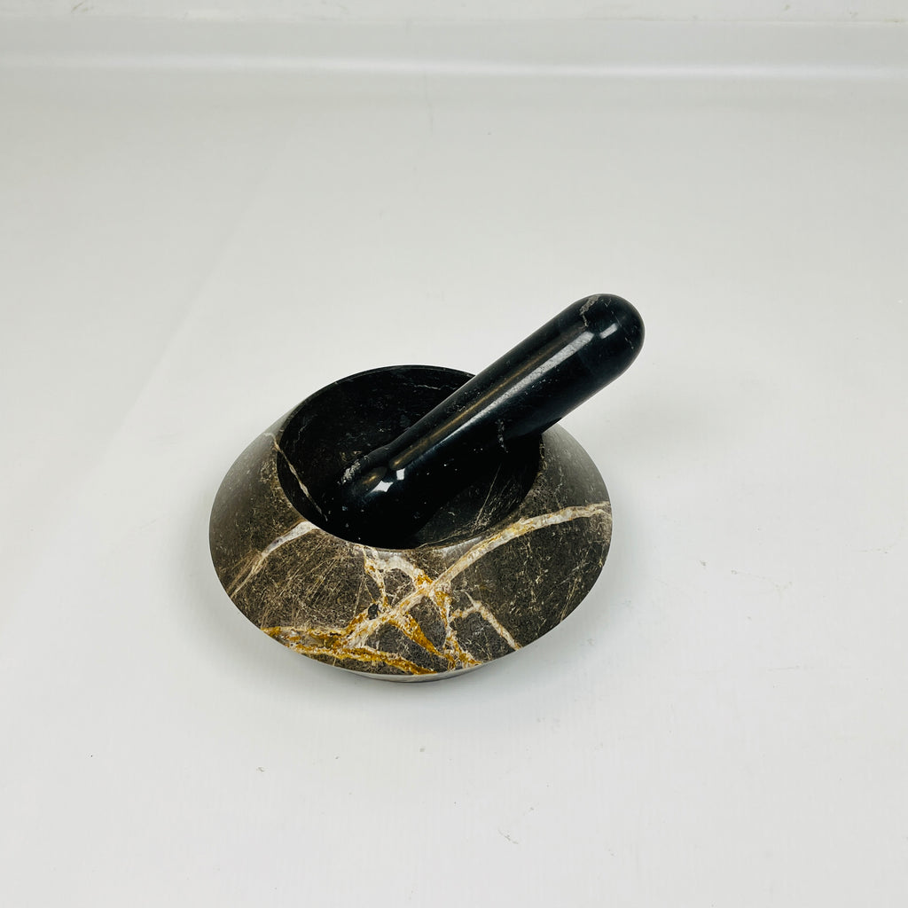 Golden Webbed Mortar & pestle