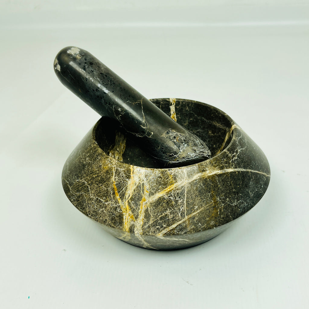 Golden Webbed Mortar & pestle