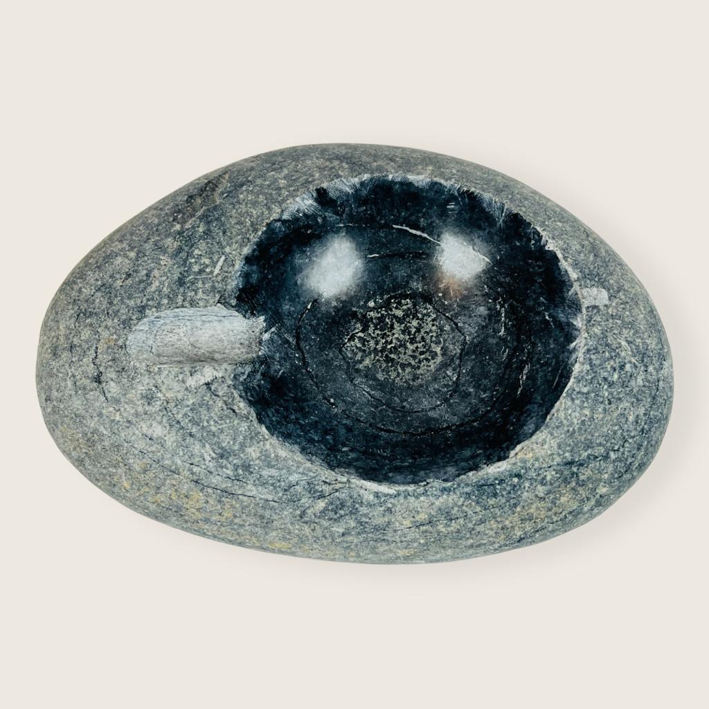 River Stone Black Grazed Ash Tray