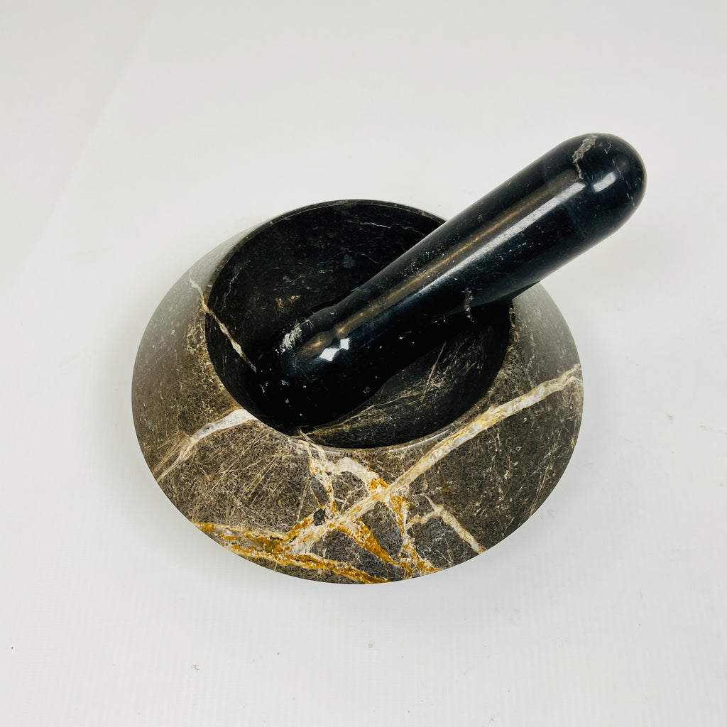 Golden Webbed Mortar & pestle